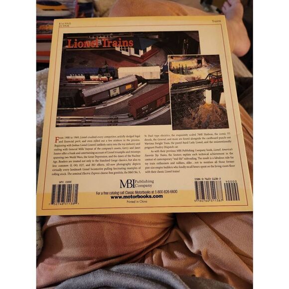 Classic Lionel trains book enthusiastic color series by gerry and Janet souter - Picture 3 of 5